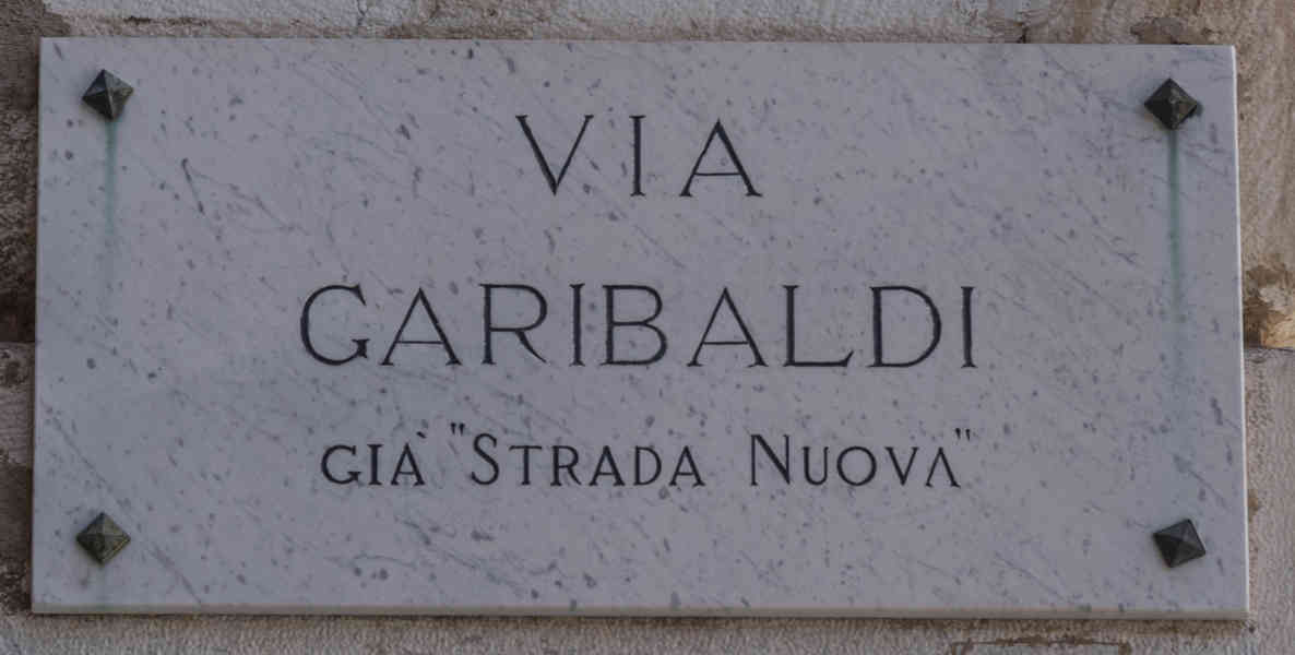 Italia - Génova 073 - Via Garibaldi.jpg